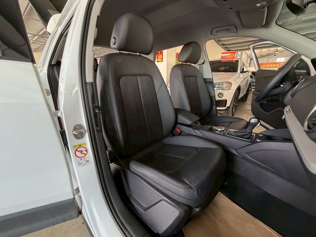 原版件 原廠保固 配備~I-KEY/ACC/Apple CarPlay/盲點/車道維持/倒車顯影/電尾門 (海佃店)  第6張相片