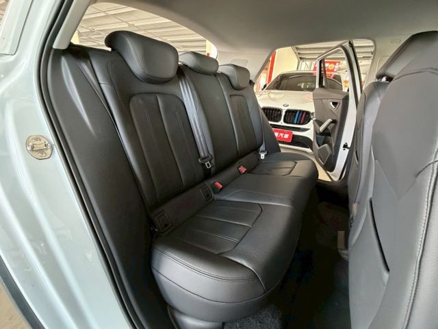 原版件 原廠保固 配備~I-KEY/ACC/Apple CarPlay/盲點/車道維持/倒車顯影/電尾門 (海佃店)  第7張相片