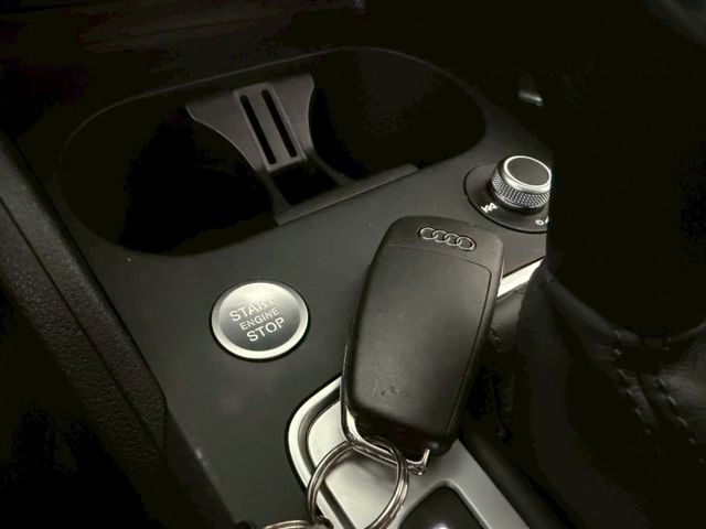 原版件 原廠保固 配備~I-KEY/ACC/Apple CarPlay/盲點/車道維持/倒車顯影/電尾門 (海佃店)  第13張相片