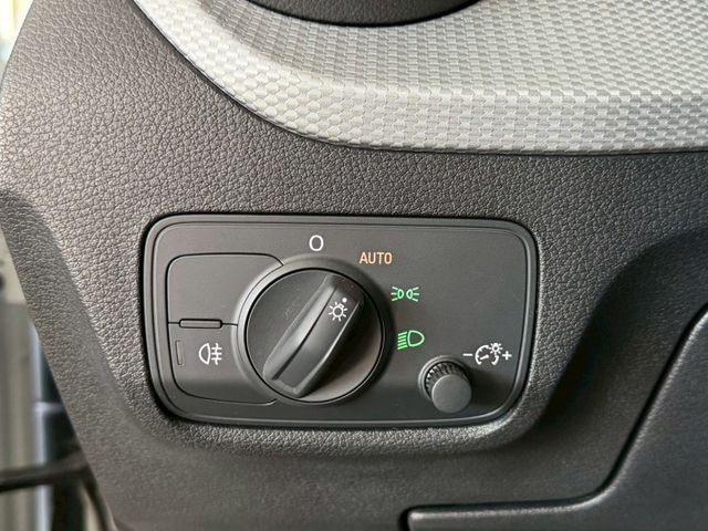 原版件 原廠保固 配備~I-KEY/ACC/Apple CarPlay/盲點/車道維持/倒車顯影/電尾門 (海佃店)  第15張相片