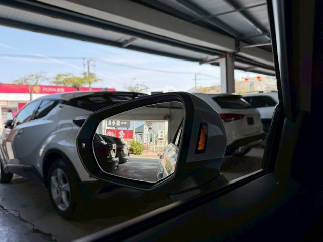 原版件 原廠保固 配備~I-KEY/ACC/Apple CarPlay/盲點/車道維持/倒車顯影/電尾門 (海佃店)  第17張相片
