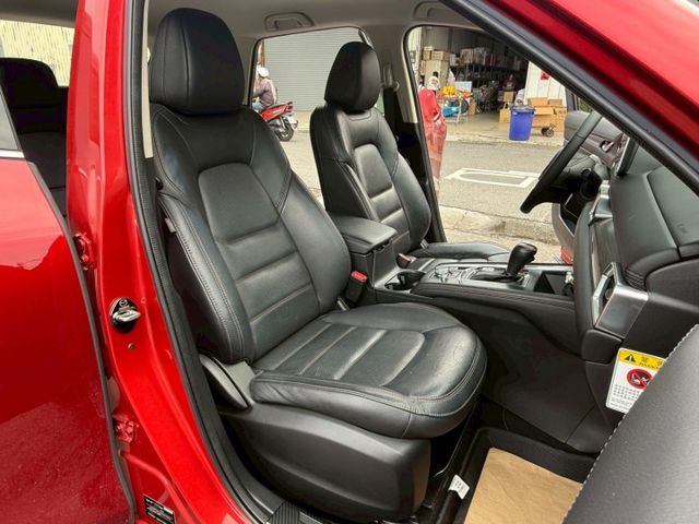 旗艦獻定版 配備~單電動椅/ACC/HUD/BOSE音響/Apple CarPlay/盲點/環景/電尾門 (海佃店)  第5張相片