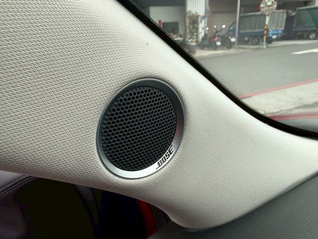 旗艦獻定版 配備~單電動椅/ACC/HUD/BOSE音響/Apple CarPlay/盲點/環景/電尾門 (海佃店)  第12張相片