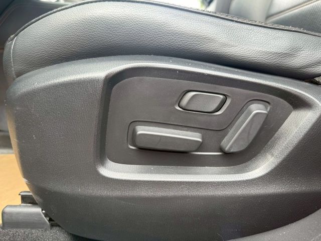 旗艦獻定版 配備~單電動椅/ACC/HUD/BOSE音響/Apple CarPlay/盲點/環景/電尾門 (海佃店)  第13張相片