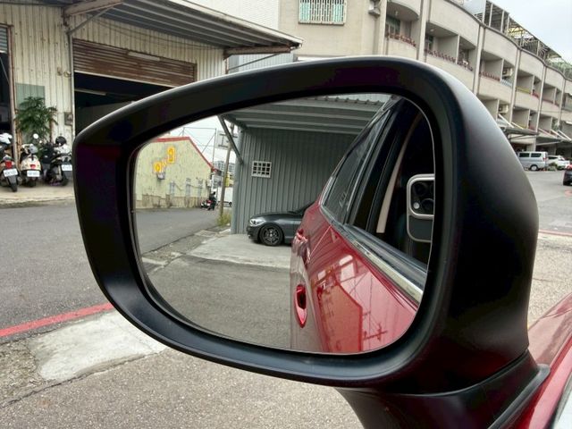 旗艦獻定版 配備~單電動椅/ACC/HUD/BOSE音響/Apple CarPlay/盲點/環景/電尾門 (海佃店)  第16張相片