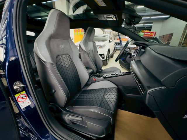 R-Line 原版件 原廠保固 配備~天窗/ACC/無線充電座/HK音響/HUD/電尾門 (北安店)  第5張相片