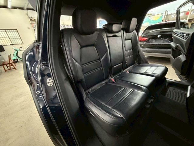 原版件 19年式~I-KEY/雙記憶椅/換檔撥片/倒車顯影/導航/電尾門/LED頭燈 (北安店)  第7張相片