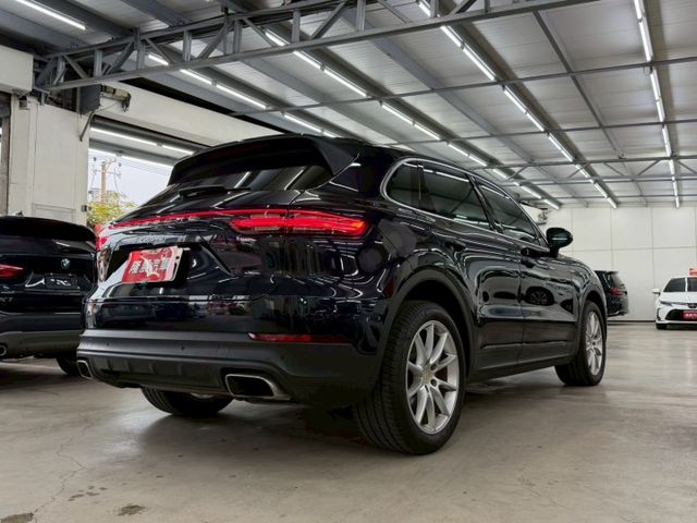 原版件 19年式~I-KEY/雙記憶椅/換檔撥片/倒車顯影/導航/電尾門/LED頭燈 (北安店)  第18張相片