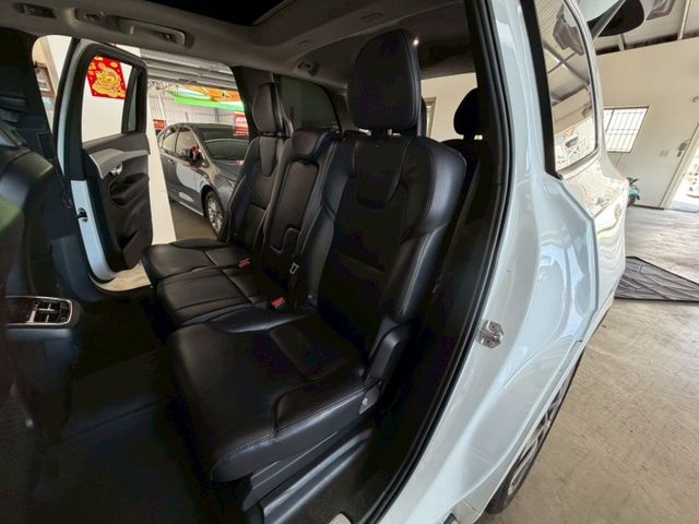 T5 Momentum AWD 原版件 全景天窗/雙記憶椅/ACC/車道偏移/環景/盲點/HUD/電尾門 (北安店)  第4張相片