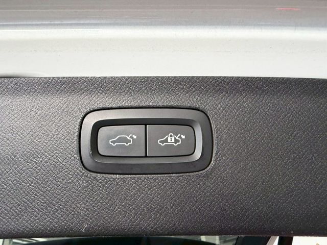 T5 Momentum AWD 原版件 全景天窗/雙記憶椅/ACC/車道偏移/環景/盲點/HUD/電尾門 (北安店)  第17張相片