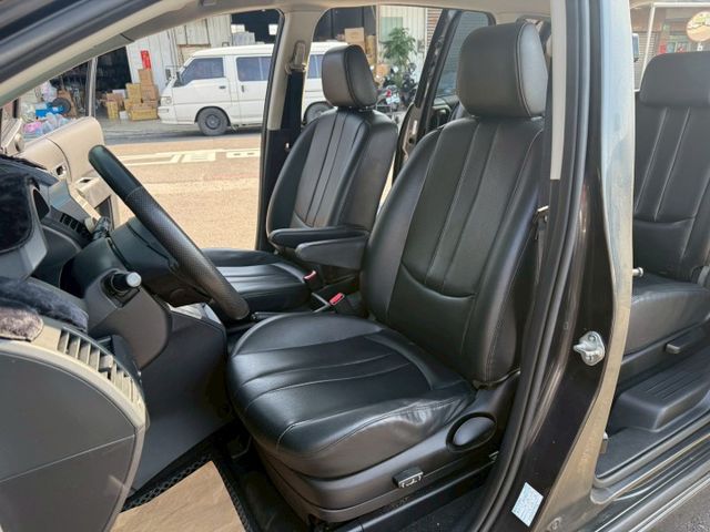 尊爵型 原版件 配備~單電動椅/天窗/單電動椅/倒車顯影/導航/電動後視鏡 (海佃店)  第4張相片