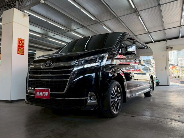 9人座 旗艦版 原版件 配備~I-KEY/環景/ACC/雙電動滑門/車道偏移/盲點/導航/電動後視鏡  第1張相片