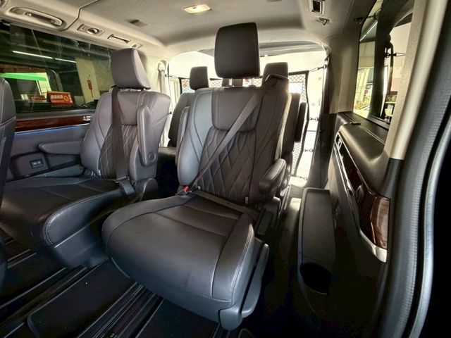 9人座 旗艦版 原版件 配備~I-KEY/環景/ACC/雙電動滑門/車道偏移/盲點/導航/電動後視鏡  第5張相片