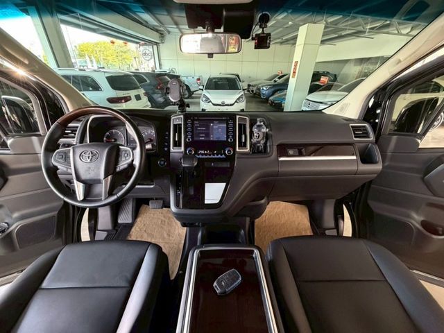 9人座 旗艦版 原版件 配備~I-KEY/環景/ACC/雙電動滑門/車道偏移/盲點/導航/電動後視鏡  第10張相片