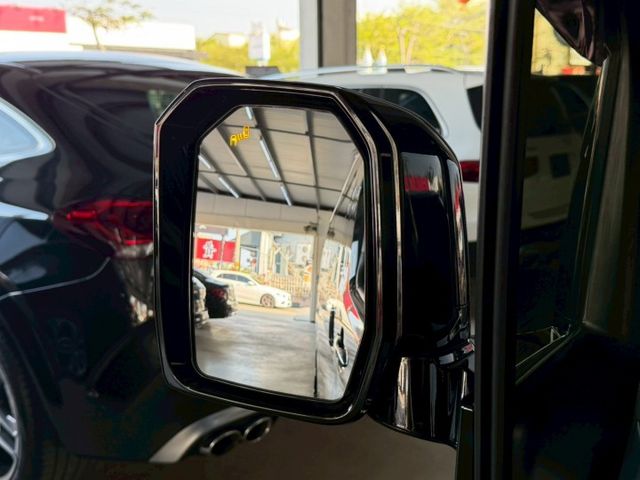 9人座 旗艦版 原版件 配備~I-KEY/環景/ACC/雙電動滑門/車道偏移/盲點/導航/電動後視鏡  第17張相片