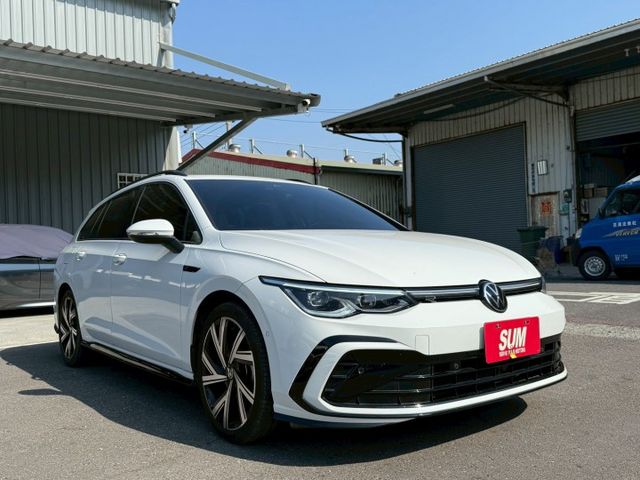 R-Line 原版件 原廠保固 配備~天窗/ACC/無線充電座/HK音響/HUD/電尾門 (海佃店)  第2張相片