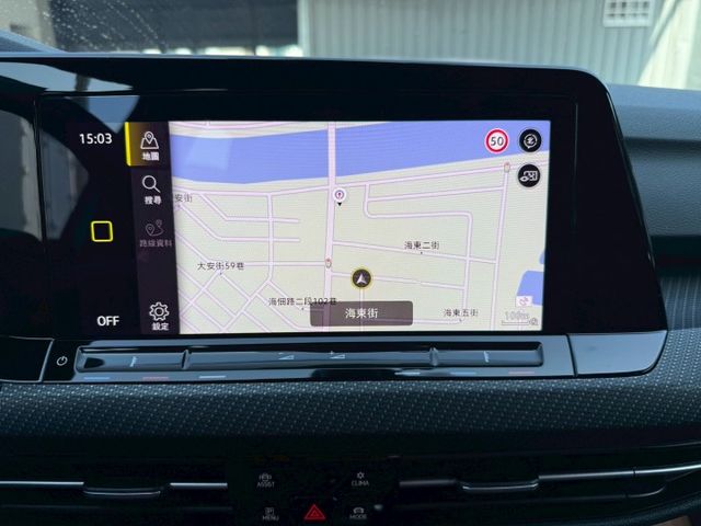 R-Line 原版件 原廠保固 配備~天窗/ACC/無線充電座/HK音響/HUD/電尾門 (海佃店)  第12張相片