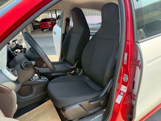 PURE 原版件 實跑5萬多公里 配備~定速/5具安全氣囊/循跡防滑/怠速熄火/胎壓偵測 (海佃店)  第3張相片