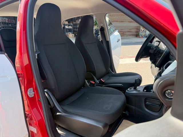 PURE 原版件 實跑5萬多公里 配備~定速/5具安全氣囊/循跡防滑/怠速熄火/胎壓偵測 (海佃店)  第5張相片