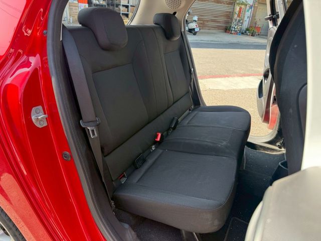 PURE 原版件 實跑5萬多公里 配備~定速/5具安全氣囊/循跡防滑/怠速熄火/胎壓偵測 (海佃店)  第6張相片