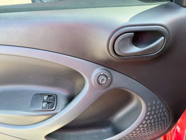 PURE 原版件 實跑5萬多公里 配備~定速/5具安全氣囊/循跡防滑/怠速熄火/胎壓偵測 (海佃店)  第11張相片