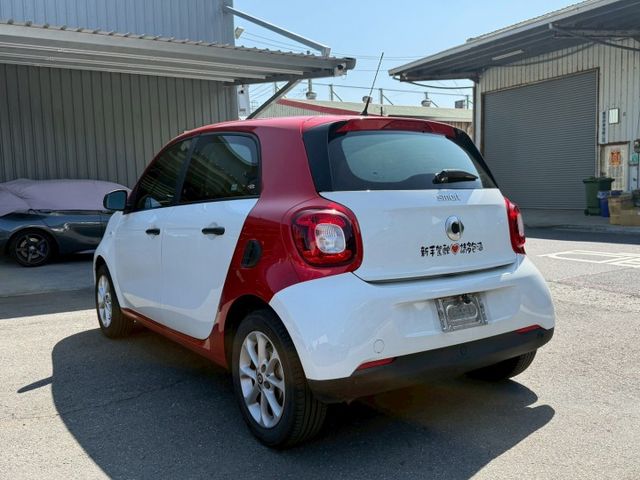 PURE 原版件 實跑5萬多公里 配備~定速/5具安全氣囊/循跡防滑/怠速熄火/胎壓偵測 (海佃店)  第15張相片