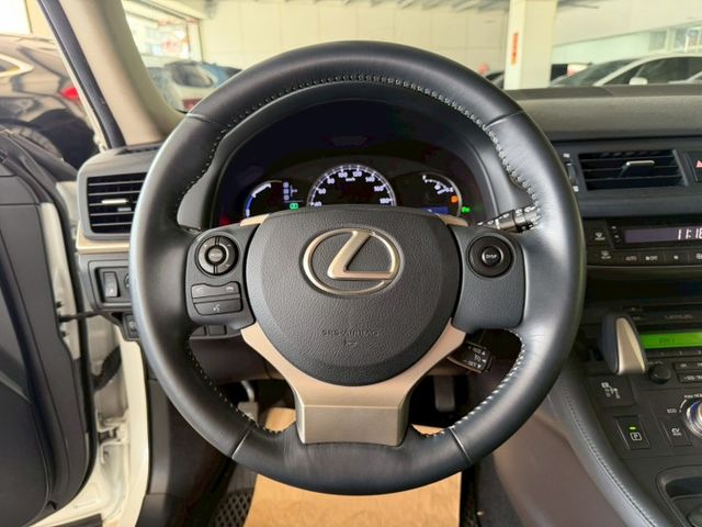 豪華版 原廠保養 原版件 配備~I-KEY/單記憶椅/雙電熱椅/定速/電動後視鏡/胎壓偵測 (北安店)  第9張相片