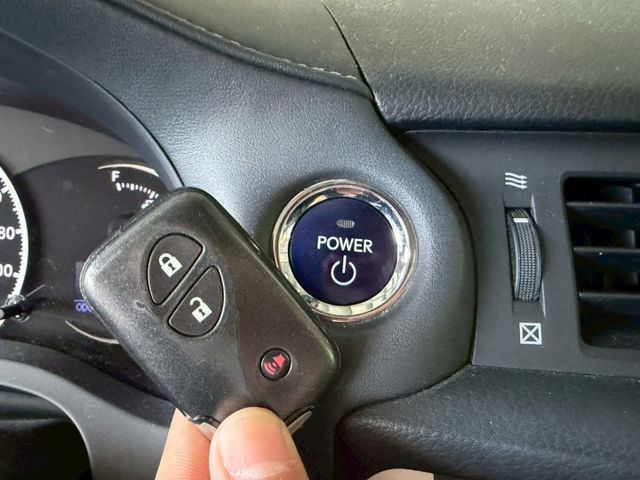 豪華版 原廠保養 原版件 配備~I-KEY/單記憶椅/雙電熱椅/定速/電動後視鏡/胎壓偵測 (北安店)  第12張相片