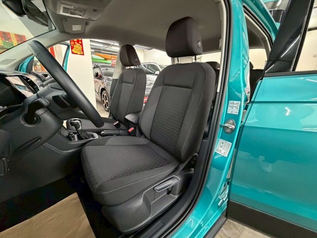 原版件 原廠保養 配備~I-KEY/ACC/換檔撥片/無線充電座/車道偏移/Apple CarPlay/導航 (北安店)  第4張相片