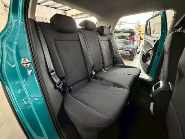 原版件 原廠保養 配備~I-KEY/ACC/換檔撥片/無線充電座/車道偏移/Apple CarPlay/導航 (北安店)  第7張相片