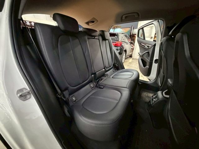 原版件 19年式~配備~I-KEY/單記憶椅/雙電動椅/電子手煞車/車道偏移/倒車顯影/電尾門 (海佃店)  第7張相片