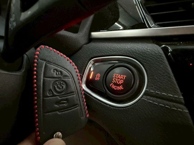 原版件 19年式~配備~I-KEY/單記憶椅/雙電動椅/電子手煞車/車道偏移/倒車顯影/電尾門 (海佃店)  第13張相片