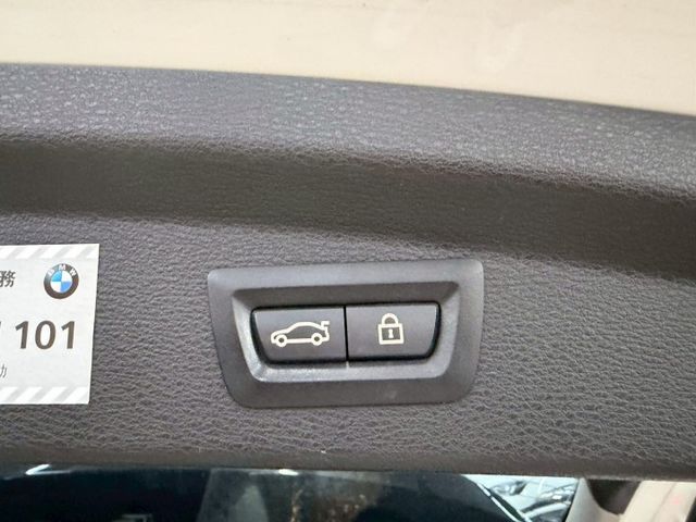 原版件 19年式~配備~I-KEY/單記憶椅/雙電動椅/電子手煞車/車道偏移/倒車顯影/電尾門 (海佃店)  第17張相片