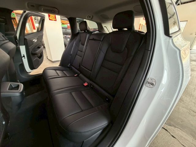 原廠保固 原版件 雙記憶椅/ACC/HUD/盲點/環景/HK音響/無線充電座/電尾門 (北安店)  第4張相片