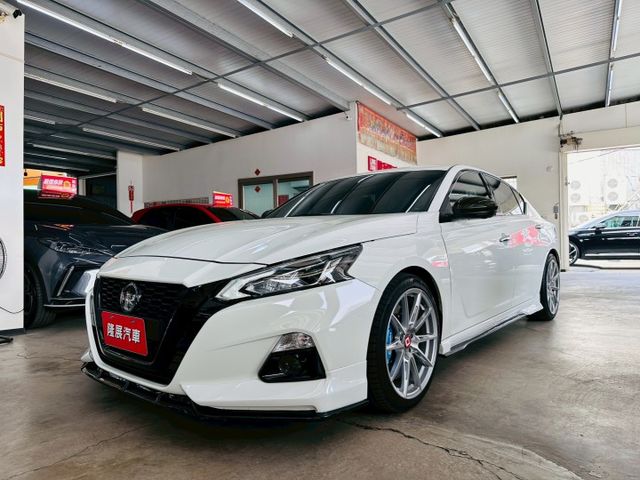 卓越旗艦版 配備~天窗/ACC/環景/盲點/換檔撥片/空氣淨化器/CarPlay/Brembo卡鉗 (海佃店)  第1張相片