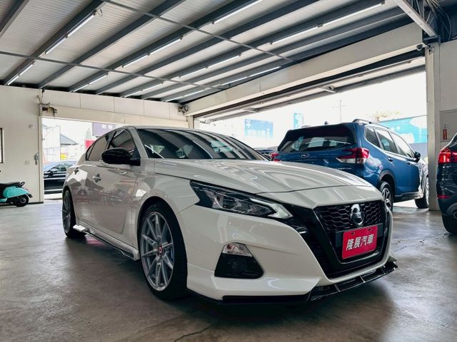 卓越旗艦版 配備~天窗/ACC/環景/盲點/換檔撥片/空氣淨化器/CarPlay/Brembo卡鉗 (海佃店)  第2張相片