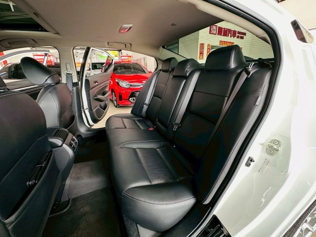 卓越旗艦版 配備~天窗/ACC/環景/盲點/換檔撥片/空氣淨化器/CarPlay/Brembo卡鉗 (海佃店)  第4張相片