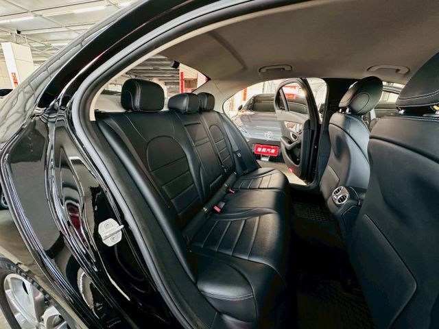 4MATIC 原版件 I-KEY/雙電動椅/單記憶椅/定速/換檔撥片/柏林之音/盲點/倒車顯影/LED頭燈 (北安店)  第6張相片