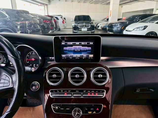 4MATIC 原版件 I-KEY/雙電動椅/單記憶椅/定速/換檔撥片/柏林之音/盲點/倒車顯影/LED頭燈 (北安店)  第9張相片