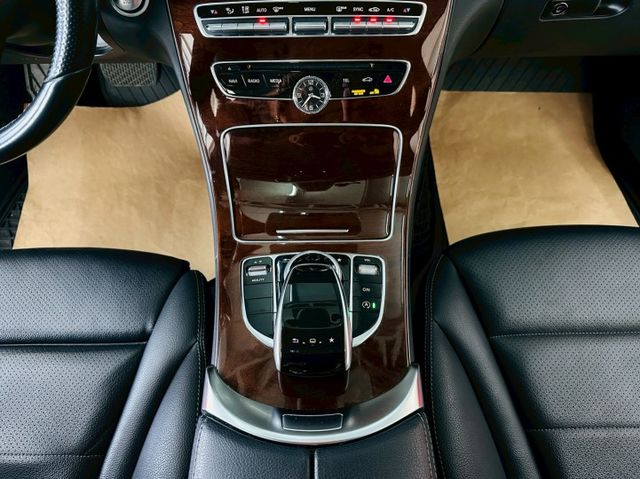 4MATIC 原版件 I-KEY/雙電動椅/單記憶椅/定速/換檔撥片/柏林之音/盲點/倒車顯影/LED頭燈 (北安店)  第11張相片