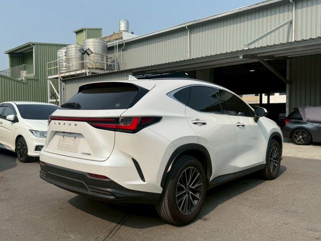 豪華版 全車原鈑件 雙熱電椅/ACC/車道置中/CARPLAY/電尾門/盲點/I-KEY/倒車顯影 (海佃店)  第17張相片