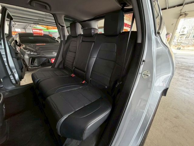 VTI-S 原廠保養 原版件 環景/車道偏移/無線充電座/盲點/換檔撥片/Apple CarPlay/電尾門 (北安店)  第4張相片