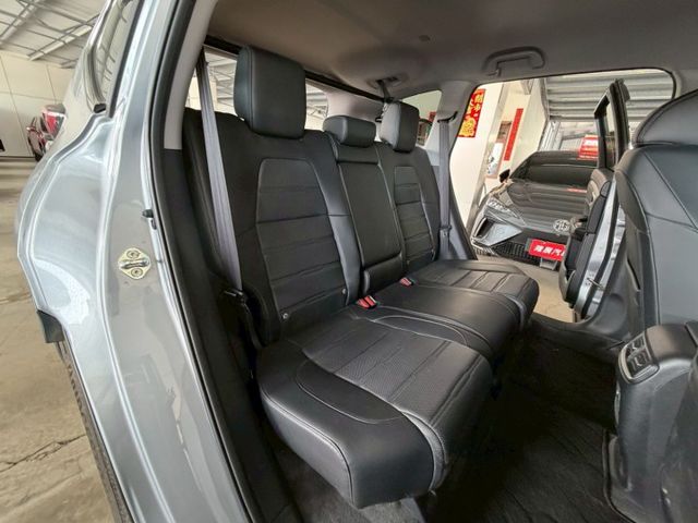 VTI-S 原廠保養 原版件 環景/車道偏移/無線充電座/盲點/換檔撥片/Apple CarPlay/電尾門 (北安店)  第6張相片