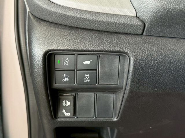 VTI-S 原廠保養 原版件 環景/車道偏移/無線充電座/盲點/換檔撥片/Apple CarPlay/電尾門 (北安店)  第14張相片