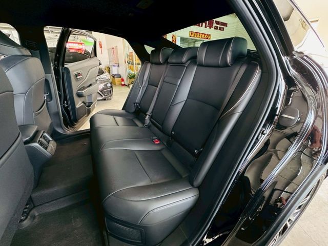 原版件 原廠保固 配備~雙電動椅/HUD/無線Apple CarPlay/環景/盲點/車道偏移 (北安店)  第4張相片
