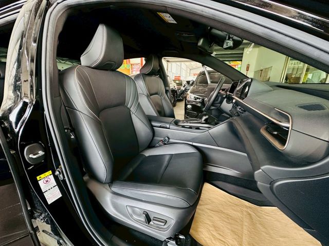 原版件 原廠保固 配備~雙電動椅/HUD/無線Apple CarPlay/環景/盲點/車道偏移 (北安店)  第5張相片