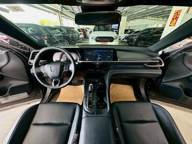 原版件 原廠保固 配備~雙電動椅/HUD/無線Apple CarPlay/環景/盲點/車道偏移 (北安店)  第7張相片