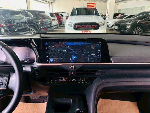 原版件 原廠保固 配備~雙電動椅/HUD/無線Apple CarPlay/環景/盲點/車道偏移 (北安店)  第9張相片