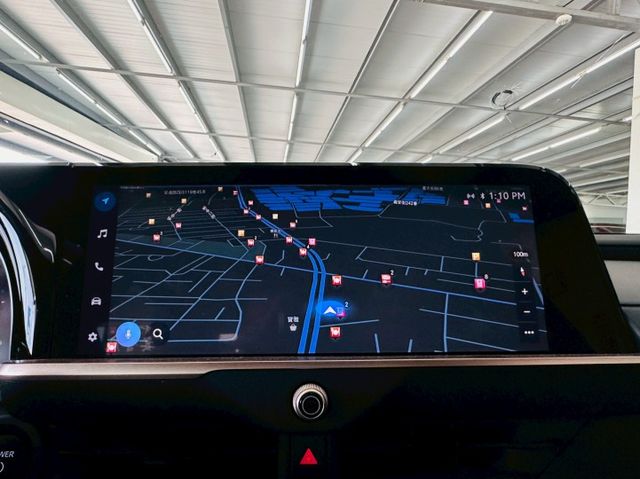 原版件 原廠保固 配備~雙電動椅/HUD/無線Apple CarPlay/環景/盲點/車道偏移 (北安店)  第12張相片