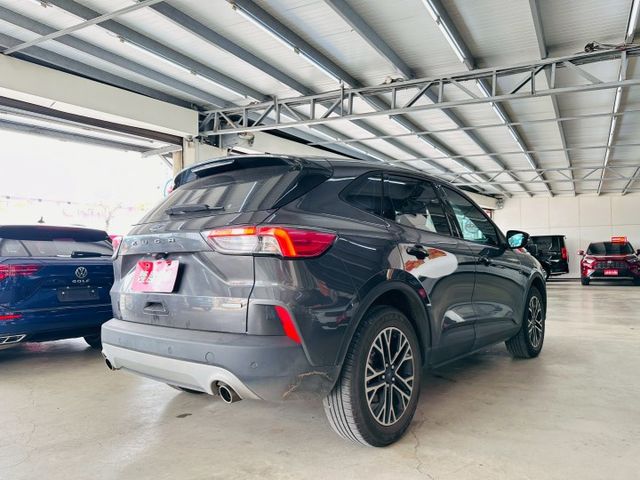 原版件 原廠保養 配備~單電動椅/ACC/Apple CarPlay/盲點/車道偏移/倒車顯影 (北安店)  第18張相片